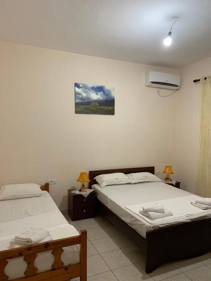 סרנדה Ylli Cunaj Apartments מראה חיצוני תמונה