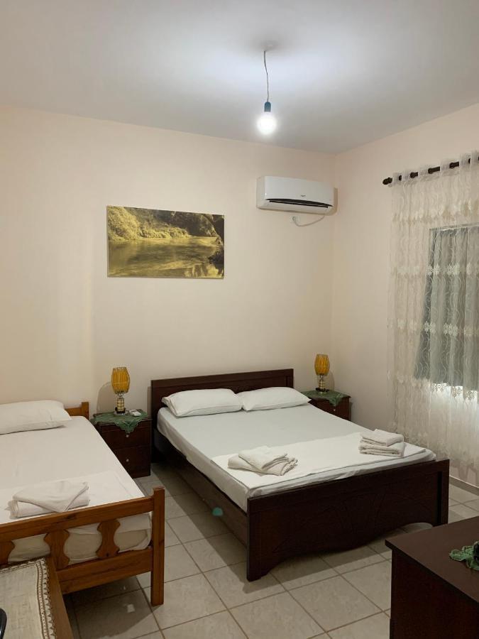 סרנדה Ylli Cunaj Apartments מראה חיצוני תמונה